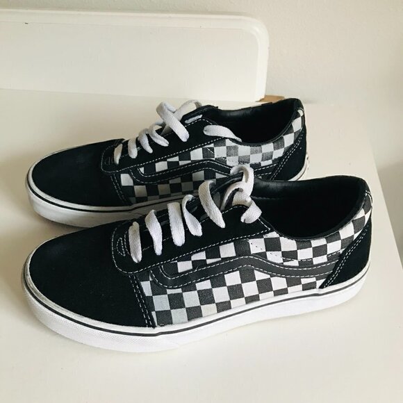 Vans Old Skool Suede and Canvas Low Top Sneakers - Picture 6 of 6
